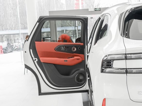 2026 Zeekr 8X 70 kWh, белый, 10999999 рублей - вид 6