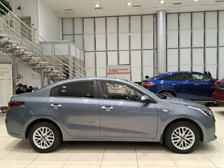 2019 Kia Rio IV, серый, 1399000 рублей, вид 5
