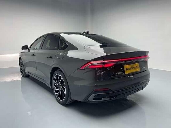 2024 Lincoln Z, зелёный, 3390000 рублей - вид 6