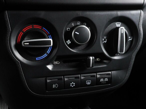 2023 Lada (ВАЗ) Granta Sport I Рестайлинг, белый, 1485000 рублей - вид 12