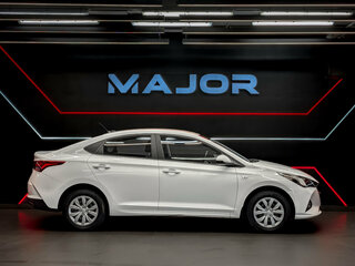 2022 Hyundai Solaris II Рестайлинг, белый, 1590000 рублей, вид 4
