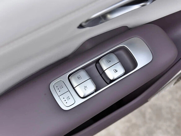 2026 Changan Qiyuan A06 28.39 kWh, серебристый, 2290000 рублей - вид 12