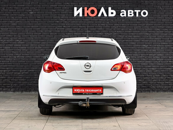 2014 Opel Astra J Рестайлинг, белый, 936000 рублей - вид 5