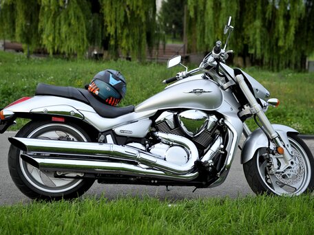2006 Suzuki Boulevard M109R, серебристый, 900000 рублей, вид 3