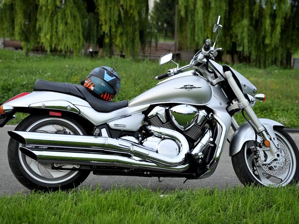 2006 Suzuki Boulevard M109R, серебристый, 900000 рублей - вид 2