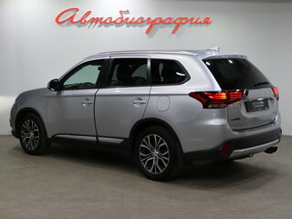 2018 Mitsubishi Outlander III Рестайлинг 3, серебристый, 1750000 рублей, вид 4