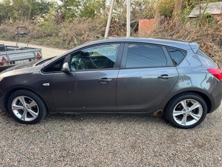 2011 Opel Astra J, серый, 560000 рублей, вид 2