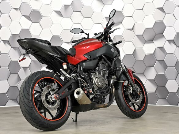 2016 Yamaha MT-07 (FZ-07), красный, 649000 рублей - вид 6