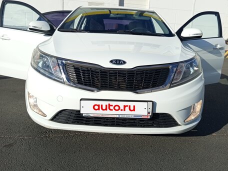 2012 Kia Rio 5-speed III, белый, 880000 рублей, вид 2