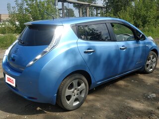 2013 Nissan Leaf (EM57) I (ZE0/AZE0), голубой, 720000 рублей, вид 4
