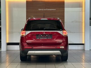 2014 Mitsubishi Outlander III Рестайлинг, красный, 1999990 рублей, вид 5