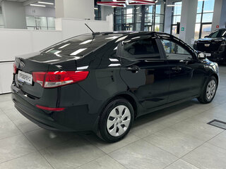 2017 Kia Rio III Рестайлинг, чёрный, 1250000 рублей, вид 5