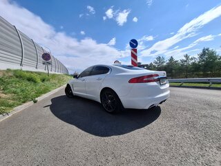 2015 Jaguar XF I Рестайлинг, белый, 1450000 рублей, вид 5