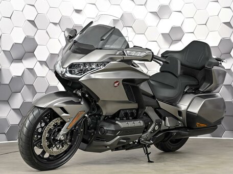 2018 Honda GL 1800 Gold Wing, серый, 2590000 рублей, вид 2