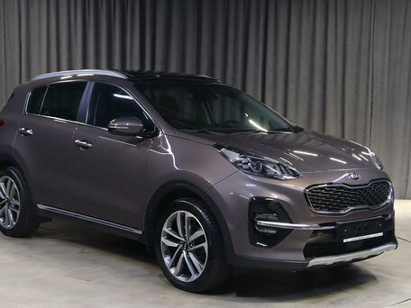 2018 Kia Sportage IV Рестайлинг, коричневый, 1949000 рублей, вид 3