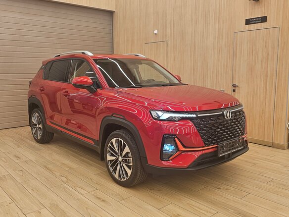 2024 Changan CS35 Plus I Рестайлинг, красный, 2709900 рублей