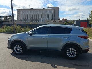 2019 Kia Sportage IV Рестайлинг, серебристый, 1800000 рублей, вид 5