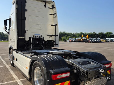 2026 Volvo FH 540, белый, 22500000 рублей, вид 3