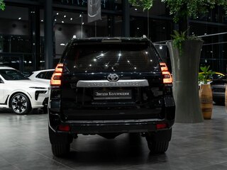 2020 Toyota Land Cruiser Prado 150 Series Рестайлинг 3, чёрный, 4990000 рублей, вид 5