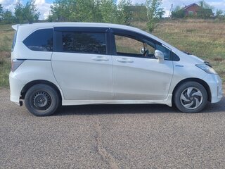 2014 Honda Freed I Рестайлинг 2, белый, 920000 рублей, вид 3