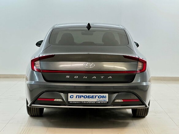 2020 Hyundai Sonata VIII (DN8), серый, 1800000 рублей - вид 2