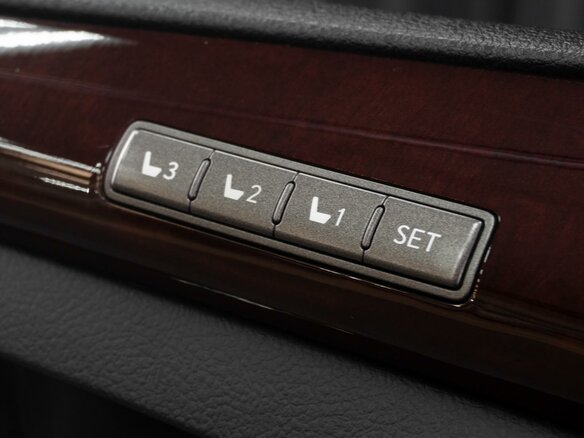 2015 Lexus LX 570 III Рестайлинг, чёрный, 6149000 рублей - вид 37