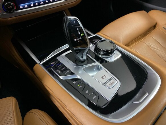 2019 BMW 7 серии Long 745Le xDrive VI (G11/G12) Рестайлинг, синий, 5498800 рублей - вид 29