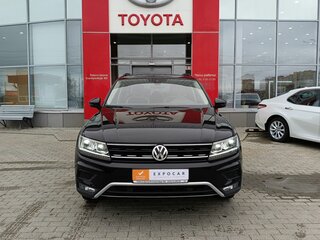 2019 Volkswagen Tiguan II, чёрный, 2756000 рублей, вид 2