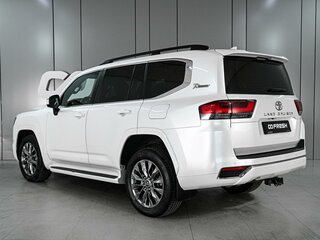 2022 Toyota Land Cruiser 300 Series, белый, 9899000 рублей, вид 2