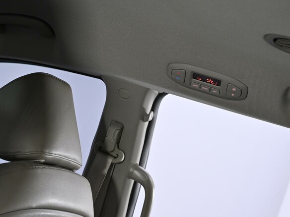 2018 Kia Carnival III, чёрный, 2085000 рублей - вид 12