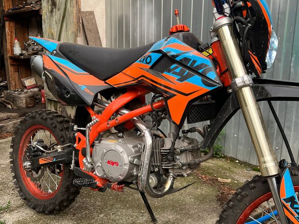 2024 Kayo Evolution YX140EM, оранжевый - вид 2