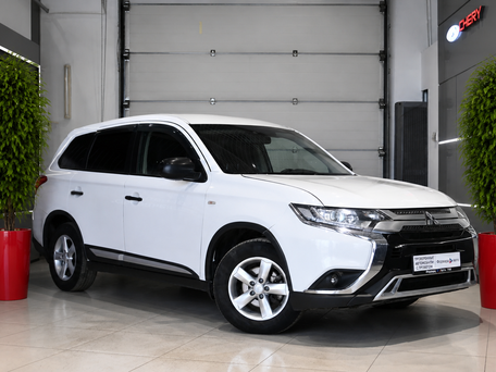 2018 Mitsubishi Outlander III Рестайлинг 3, белый, 1495000 рублей, вид 1