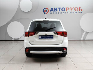 2016 Mitsubishi Outlander III Рестайлинг 2, белый, 1345000 рублей, вид 4