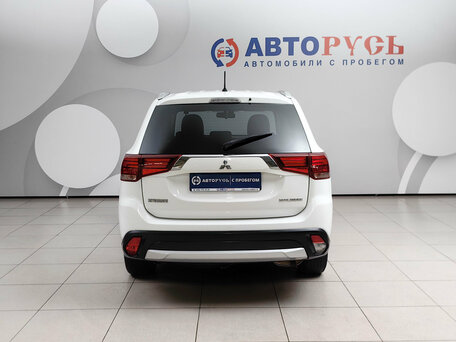 2016 Mitsubishi Outlander III Рестайлинг 2, белый, 1325000 рублей, вид 4
