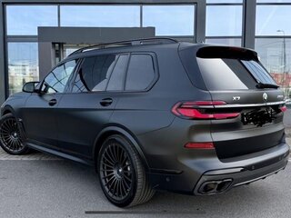 2023 BMW X7 M60i I (G07) Рестайлинг, чёрный, 11999999 рублей, вид 2