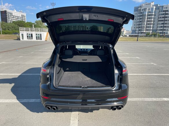 2021 Porsche Cayenne III, чёрный, 6150000 рублей - вид 11