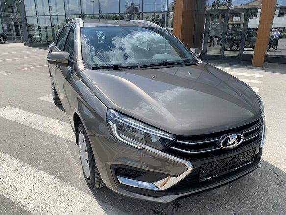 2026 Lada (ВАЗ) Vesta SW I Рестайлинг (NG), коричневый, 1830000 рублей - вид 3