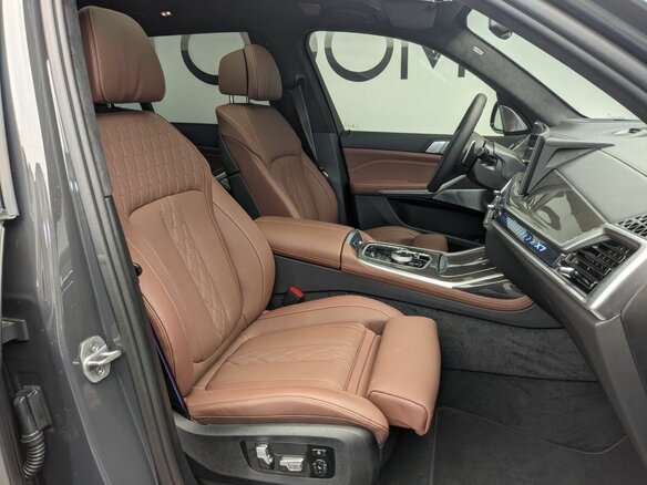 2026 BMW X7 40d I (G07) Рестайлинг, серый, 19250000 рублей - вид 10