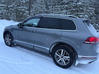 2016 Volkswagen Touareg II Рестайлинг, серый, 2850000 рублей, вид 4