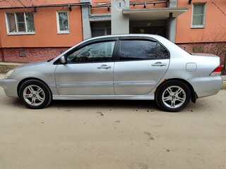2009 Mitsubishi Lancer Classic IX Рестайлинг, серебристый, 415000 рублей, вид 3