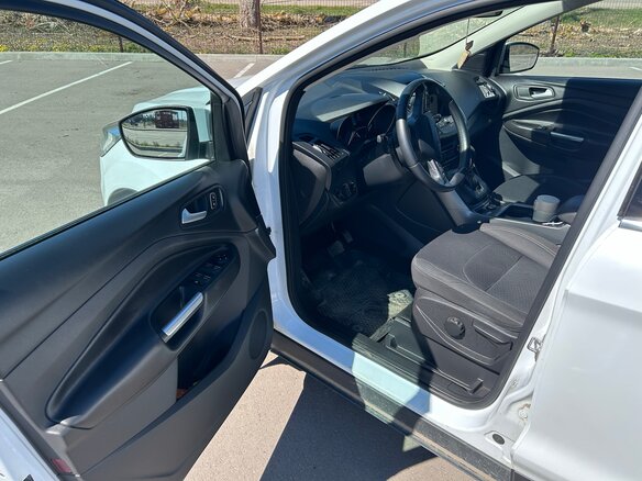 2018 Ford Kuga II Рестайлинг, белый, 1500000 рублей - вид 6