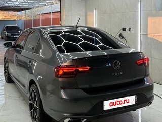 2021 Volkswagen Polo VI, серый, 1950000 рублей, вид 4