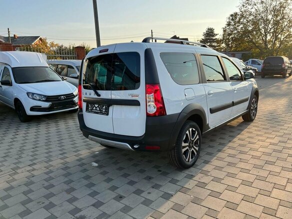 2026 Lada (ВАЗ) Largus Cross I Рестайлинг, белый, 2022000 рублей - вид 3