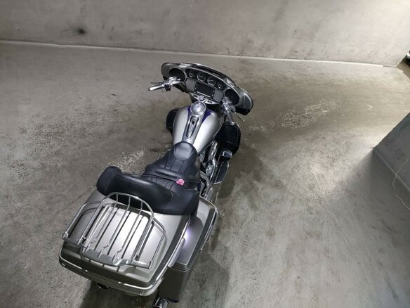 2017 Harley-Davidson CVO Limited, серебристый, 1999000 рублей - вид 5