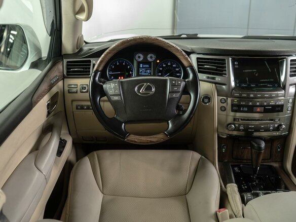 2007 Lexus LX 570 III, белый, 2299000 рублей - вид 5