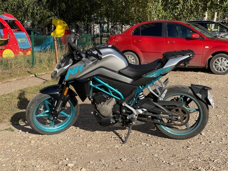 2020 CFMoto 250NK, серебристый, 220000 рублей, вид 2