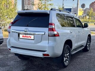 2017 Toyota Land Cruiser Prado 150 Series Рестайлинг 1, белый, 2800000 рублей, вид 5