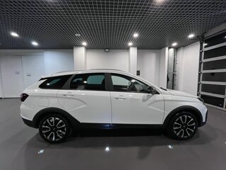 2025 Lada (ВАЗ) Vesta SW Cross I Рестайлинг (NG), белый, 2050000 рублей, вид 2