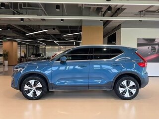 2024 Volvo XC40 I Рестайлинг, синий, 3170000 рублей, вид 3