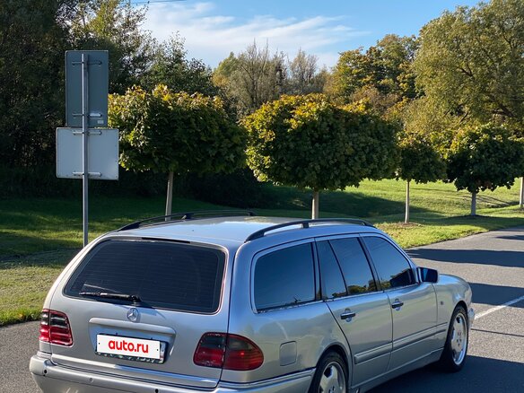 1997 Mercedes-Benz E-Класс 300 II (W210, S210), серебристый - вид 3